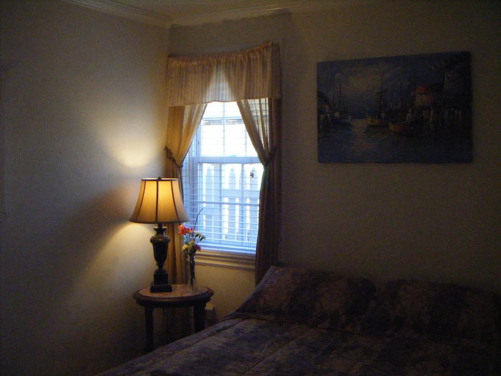 Moffett House Inn Provincetown Room photo